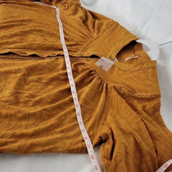 Free People Can't Stop Dreaming Flowy Pleated Tunic Blouse Gold Women's XS NWOT - Picture 6 of 12